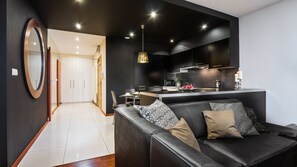 Apartment (Manhattan) | Living room | 42-inch flat-screen TV with cable channels, TV
