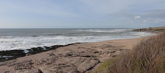 Cozy 2-BR Beach House with Terrace, BBQ, and Parking - 400m from La Sauzaie Beach