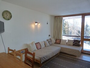 TV - 2-room apartment for 6, Arc 1800, near slopes, pets allowed (Les Arcs 1800)