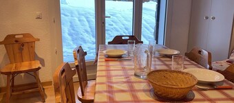 Cozy Ski-In/Ski-Out Studio, Mountain Views, Sleeps 8, Central Risoul