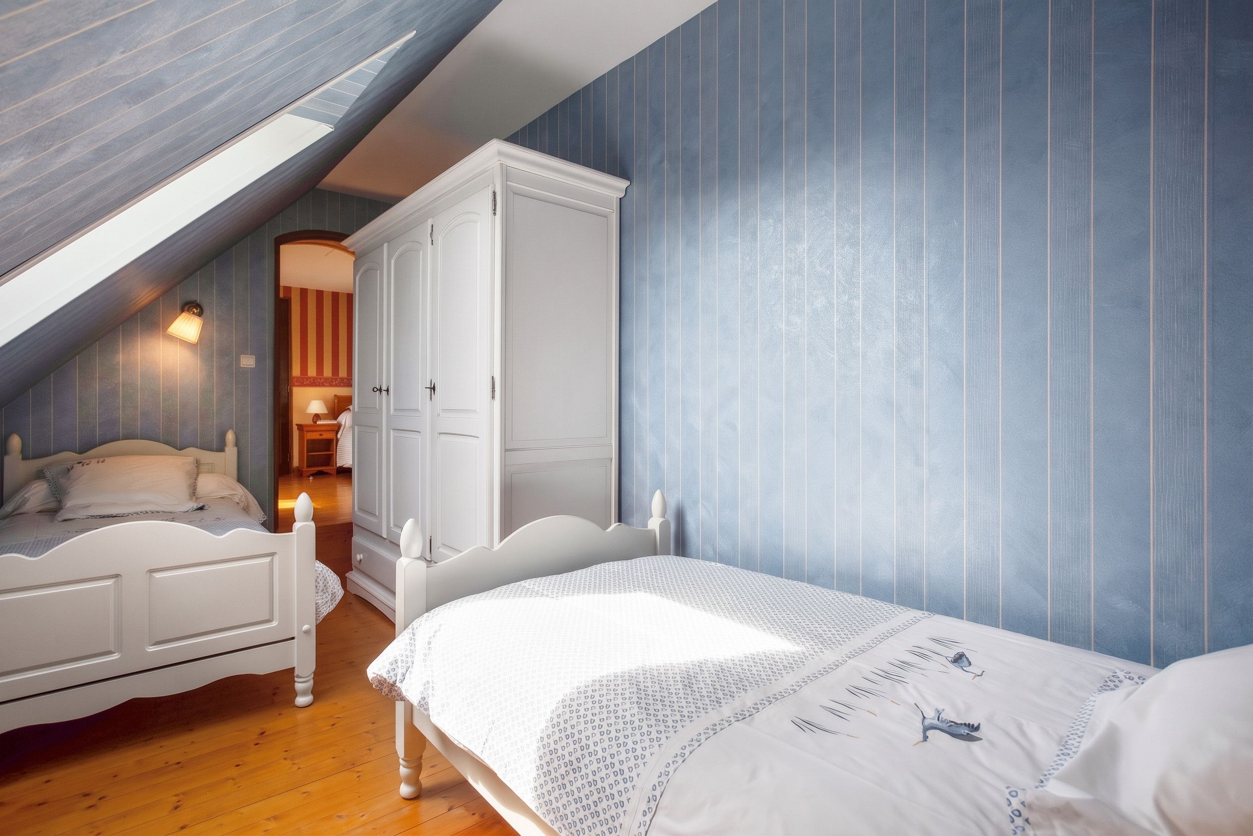 Single bed