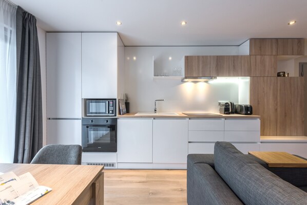 Fridge, microwave, oven, dishwasher