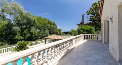 Villa Füße im Wasser (Fluss und Meer!)