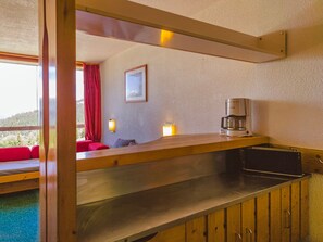 Interior - Ski-in studio, 5 pax, pets allowed, Arc 1800 (Les Arcs 1800)