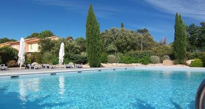 VILLA LAURENCE POOL IN RESIDENZ