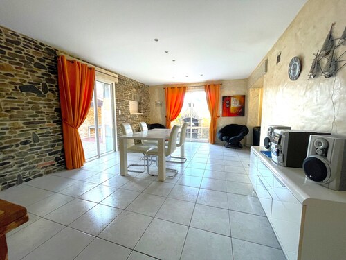 F5 Villa in Banyuls-sur-Mer, terrace, garage, air conditioning near beach