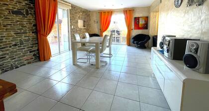 F5 Villa in Banyuls-sur-Mer, terrace, garage, air conditioning near beach