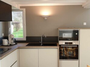 Fridge, microwave, dishwasher