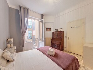 2 bedrooms, iron/ironing board