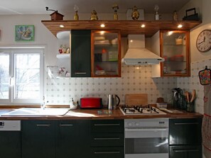 Réfrigérateur, micro-ondes, lave-vaisselle