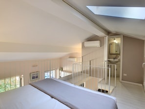 2 chambres, fer et planche à repasser