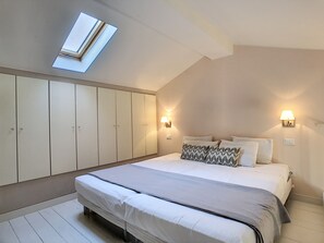 2 bedrooms, iron/ironing board