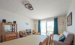 1 bedroom, free WiFi - Renovated 66m² apartment, 1 bedroom, sea view, 4th floor, fiber, 3 stars (Les Sables-d'Olonne)