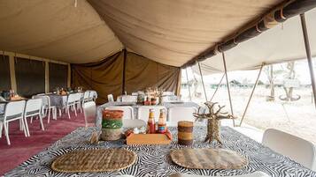 Spécialités Cuisine locale et internationale