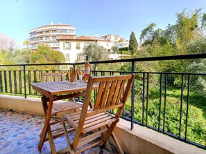 Outdoor dining - N&J - SOLAR  - Baumettes district (Niza)