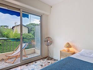 1 bedroom, iron/ironing board - N&J - SOLAR  - Baumettes district (Niza)