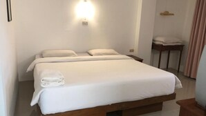 Room - Paradorn Inn (Chumphon)