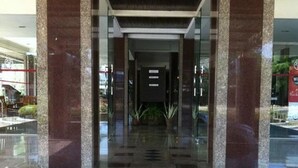 Property entrance - Paradorn Inn (Chumphon)