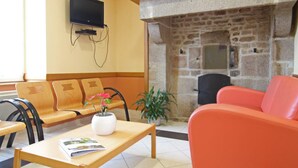 Interior - Charming Family Home with Scenic View, Close to Mont St-Michel, Sleeps 14, Petanque, Kids' Area (Isigny-le-Buat)