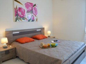 2 bedrooms