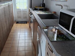 Kjøleskap, mikrobølgeovn og oppvaskmaskin