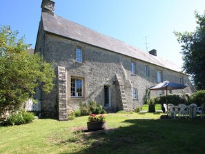 Exterior - Charming manor in Cotentin with enclosed garden (Orglandes)