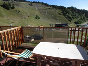 Outdoor dining - Lovely 2-room 4/5 ppl, at the foot of the slopes, south terrace (Chamrousse)