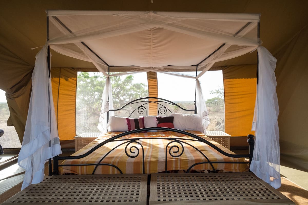 In-room safe, free WiFi, bed sheets