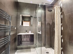 Shower, hair dryer - N&J - TROIS PROMENADE - Central - Very close sea (Niza)