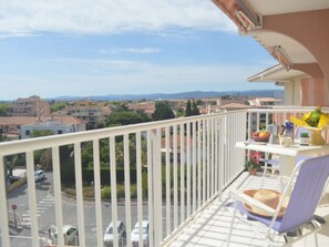 Property grounds - Apartment in Fréjus with terrace and included cleaning (Fréjus)