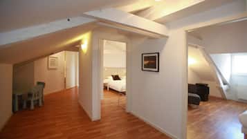 4 habitaciones, tabla de planchar con plancha y wifi gratis