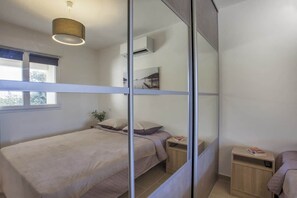 1 多间卧室、熨斗/熨衣板、WiFi、床单