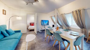 2 chambres, fer et planche à repasser, Wi-Fi gratuit, draps fournis