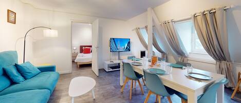 2 bedrooms, iron/ironing board, travel crib, free WiFi