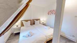 2 bedrooms, iron/ironing board, travel cot, free WiFi
