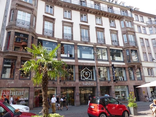 pleyel 60m2 city center     2br
