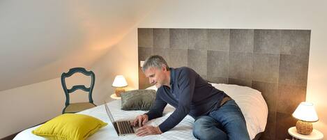 2 bedrooms, iron/ironing board, free WiFi, bed sheets