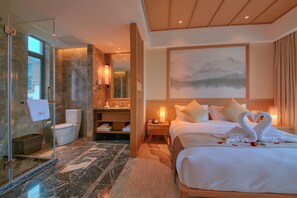 谷風庭院大床房 | 迷你吧、客房內保險箱、書桌、遮光布/窗簾