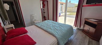 Family house with garden, near beaches and WIFI