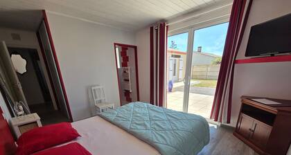 Family house with garden, near beaches and WIFI