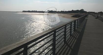 Maison familiale avec jardin, proche plages et WIFI