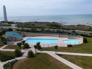 Pool - Quiet apartment with pool in Chaume (Les Sables-d'Olonne)