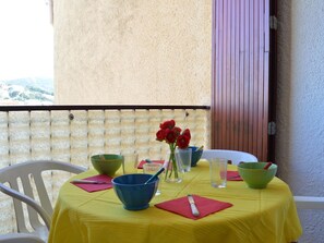 Outdoor dining - Studio cabin with A/C, parking and loggia - Banyuls-sur-Mer (Banyuls-sur-Mer)