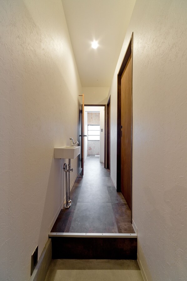 Hallway - glam lodge - Hostel (Osaka)