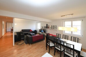 Unclassified image, 2 of 11, button - schlumberger 120m2 city center 3br 2bth (Colmar)