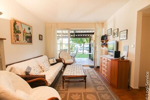 TV - Close to the beach 2 Bedrooms flat with garden (PORT GRIMAUD)