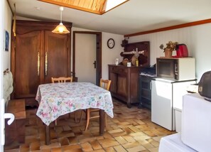 Dining room - Homerez - Charming House in Trédrez-Locquémeau + Garden (Trédrez-Locquémeau)