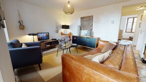 TV, DVD player - sous les tilleuls 80m2 1 free parking     2br (Colmar)
