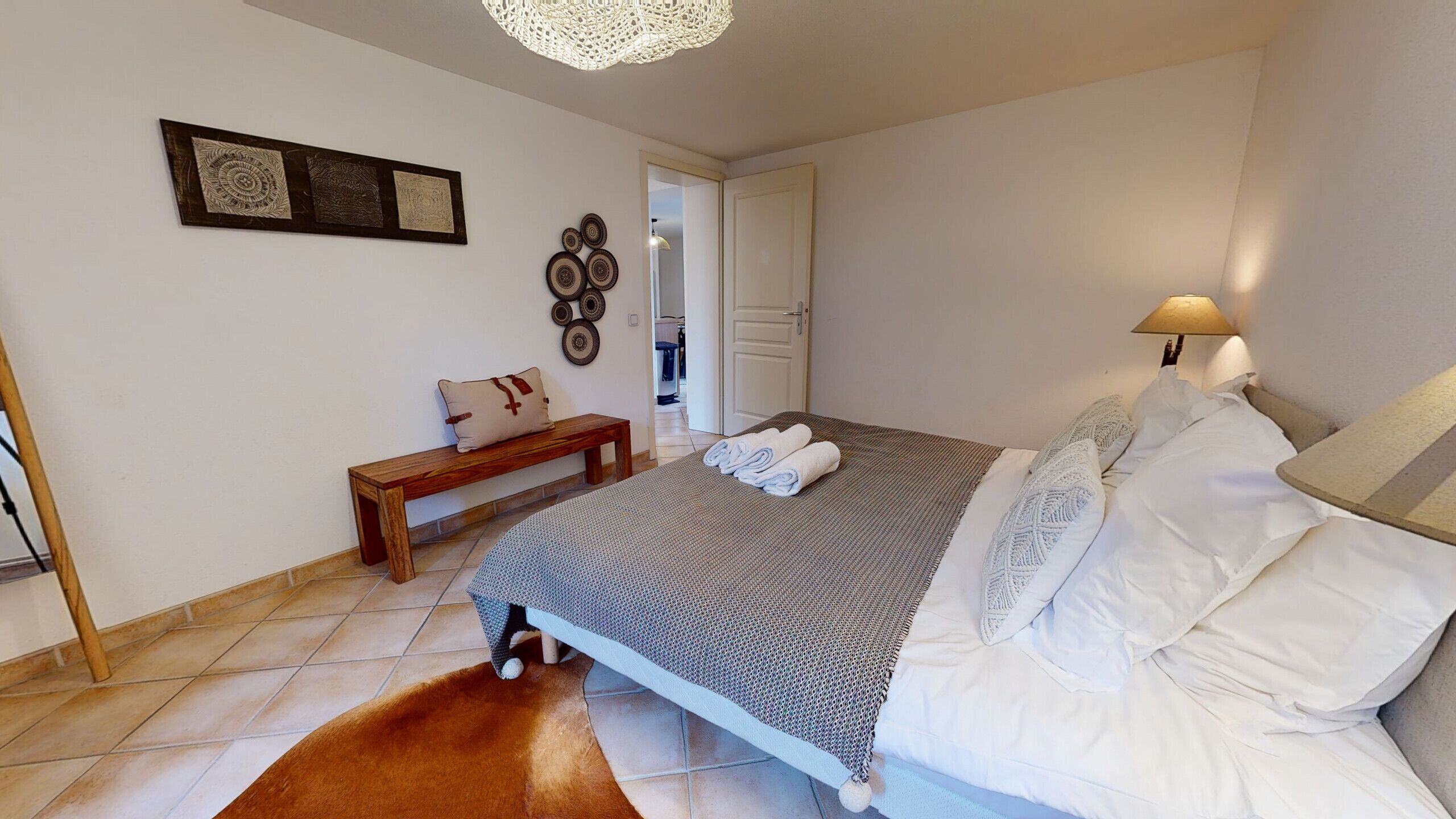 2 bedrooms, desk, soundproofing, iron/ironing board