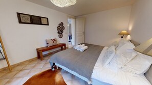 2 bedrooms, desk, soundproofing, iron/ironing board